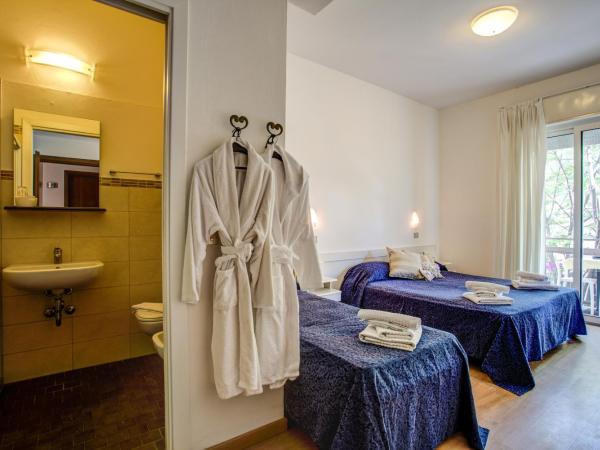 Hotel Tiziana : photo 2 de la chambre chambre double ou lits jumeaux