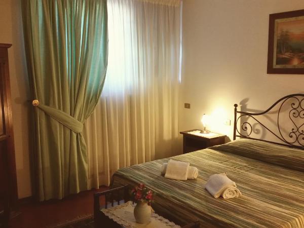 B&B Casale Virgili : photo 5 de la chambre chambre double