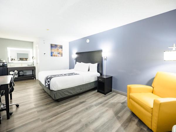 La Quinta Inn by Wyndham Tampa Near Busch Gardens : photo 3 de la chambre chambre lit king-size - non-fumeurs
