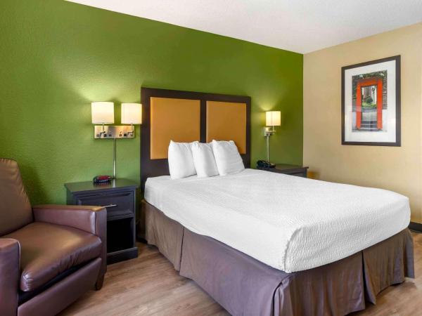 Extended Stay America Select Suites - Tampa - North - USF - Attractions : photo 2 de la chambre studio lit queen-size - non-fumeurs
