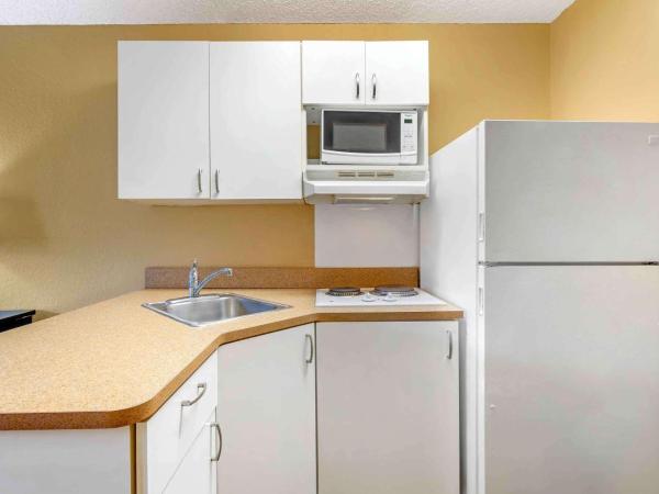 Extended Stay America Select Suites - Tampa - North - USF - Attractions : photo 4 de la chambre studio lit king-size - non-fumeurs