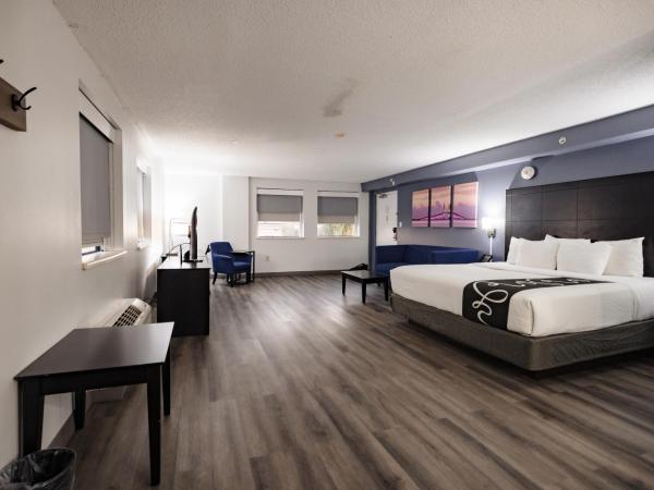 La Quinta Inn by Wyndham Tampa Near Busch Gardens : photo 8 de la chambre hébergement 1 chambre lit king-size - non-fumeurs