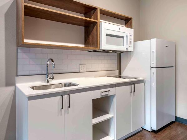 Extended Stay America Premier Suites - Tampa - Fairgrounds - Casino : photo 4 de la chambre studio lit queen-size de luxe 