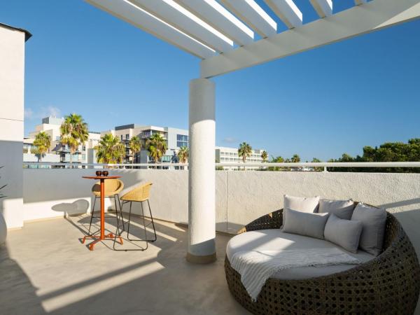 Le Merigot Santa Monica : photo 3 de la chambre chambre lit king-size de luxe avec balcon - vue partielle sur océan