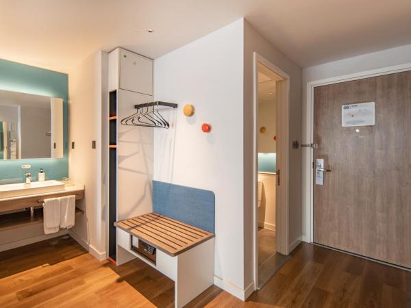 Holiday Inn Express Shanghai Jiading New City, an IHG Hotel : photo 1 de la chambre chambre standard lit queen-size