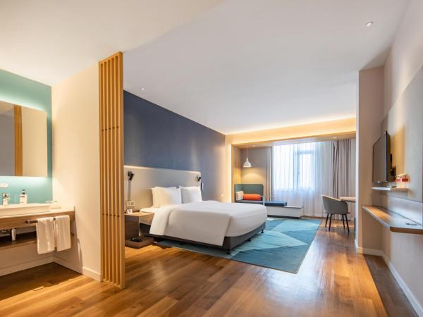 Holiday Inn Express Shanghai Jiading New City, an IHG Hotel : photo 2 de la chambre standard king room with extra floor space