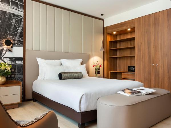 La Clef Tour Eiffel Paris by The Crest Collection : photo 1 de la chambre chambre premium supérieure