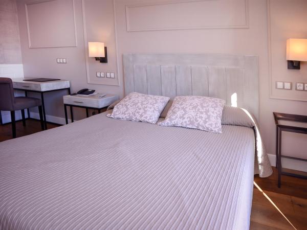Hotel Alcazar Irun : photo 4 de la chambre chambre double avec terrasse