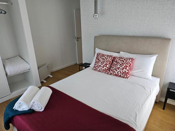 SurfSoul Guesthouse - Bed and Breakfast : photo 2 de la chambre chambre double avec salle de bains privative