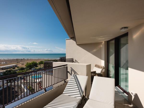 Savoy Beach Hotel & Thermal Spa : photo 3 de la chambre suite avec jacuzzi