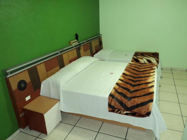 Hotel Villa da Penha : photo 2 de la chambre chambre triple