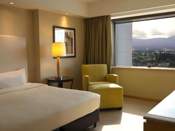 Hilton Mendoza : photo 1 de la chambre suite 1 chambre lit king-size