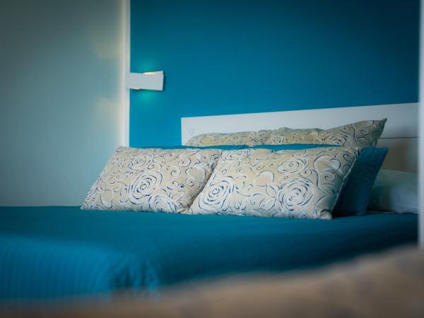 MarLove Siracusa - Private Sea Access - Self-check in : photo 9 de la chambre chambre lit king-size - vue sur mer