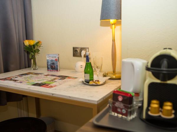 City Pension Stephansplatz I Self Check In : photo 8 de la chambre chambre supérieure