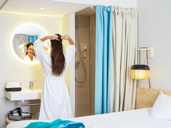 ibis Thalassa Hyeres Plage : photo 5 de la chambre chambre standard 2 lits