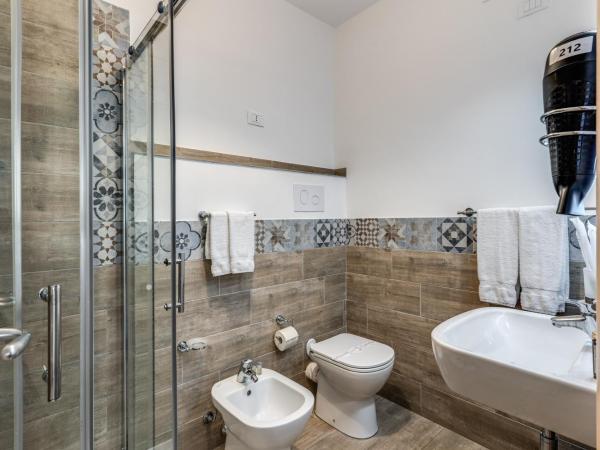 Casena Dei Colli, Sure Hotel Collection By Best Western : photo 4 de la chambre chambre triple standard avec balcon