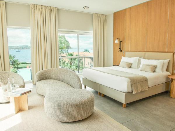 Kube Saint-Tropez : photo 1 de la chambre hbergement junior ibiza-vue sur mer