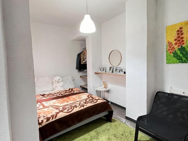 HotSpot Valencia : photo 3 de la chambre chambre double avec salle de bains commune