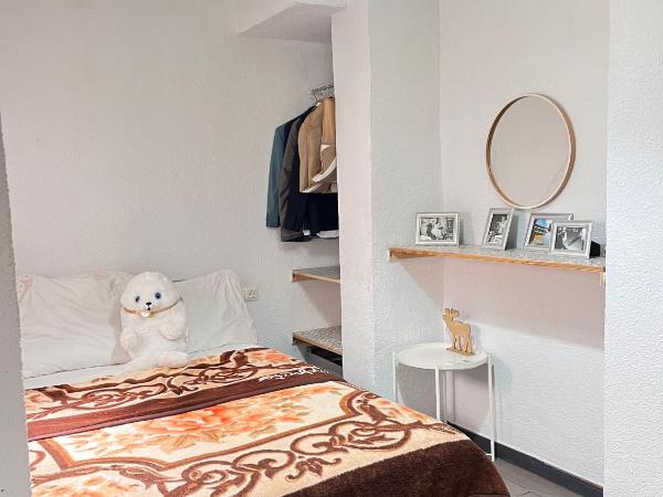 HotSpot Valencia : photo 4 de la chambre chambre double avec salle de bains commune