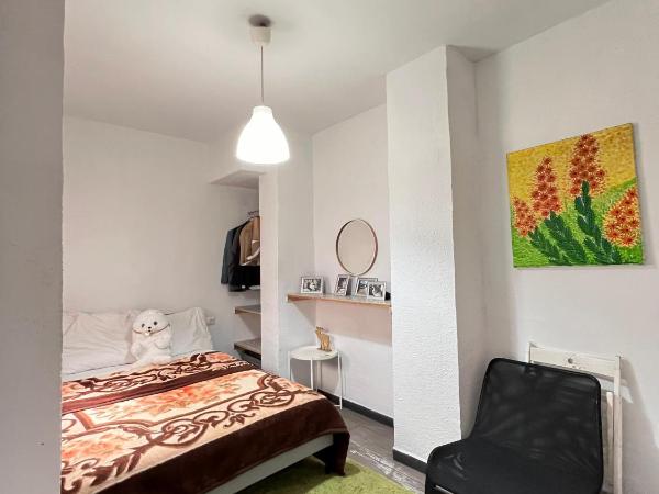 HotSpot Valencia : photo 10 de la chambre chambre double avec salle de bains commune