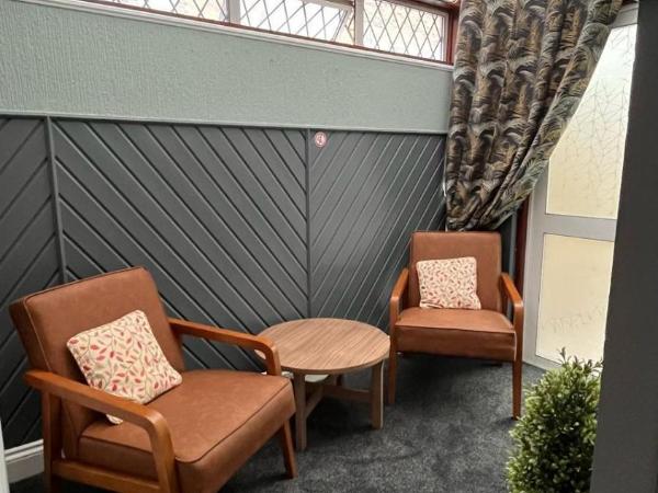 Charlotte Guest House : photo 9 de la chambre chambre quadruple