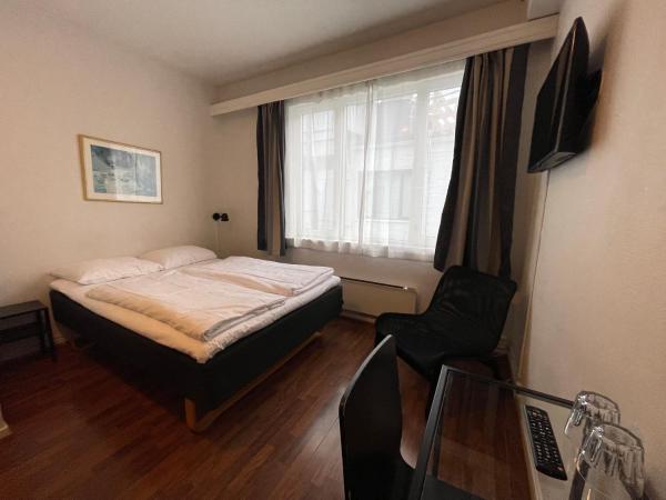 P-Hotels Oslo : photo 4 de la chambre petite chambre double - lit de 140 cm