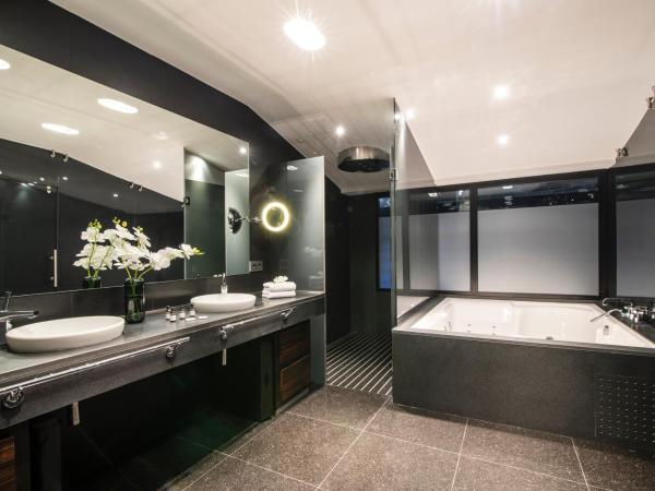Hotel Starc by Pierre & Vacances Premium : photo 3 de la chambre suite junior avec terrasse