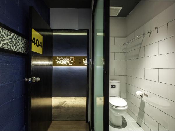 Fulfill Phuket - SHA : photo 9 de la chambre chambre double avec salle de bains privative