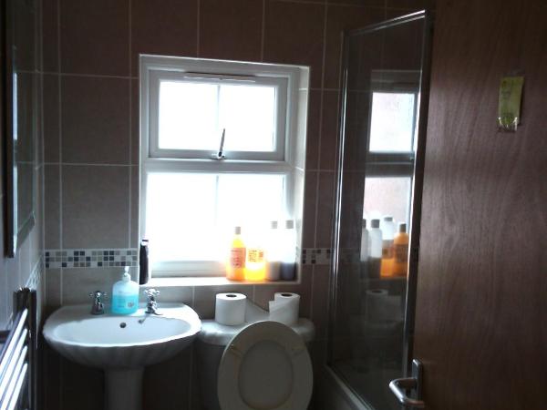 Amazon Guest House : photo 3 de la chambre chambre double avec douche et toilettes communes - annexe