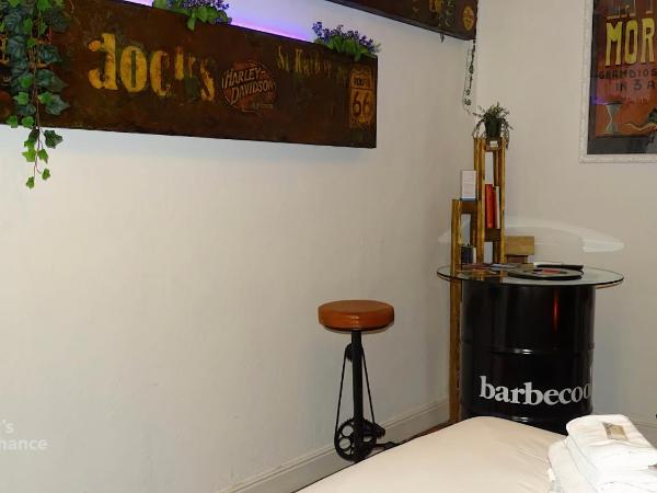 Apartments Chic Torino Centro porta nuova : photo 3 de la chambre chambre double avec salle de bains privative extérieure