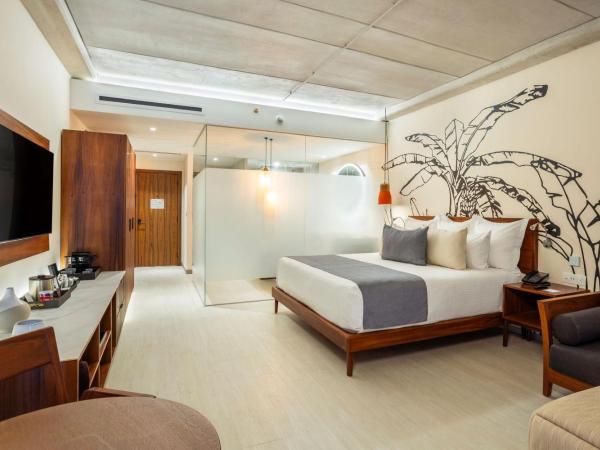 Hyatt Vivid Grand Island Cancun-All Inclusive Adults Only : photo 4 de la chambre junior deluxe suite bay view king