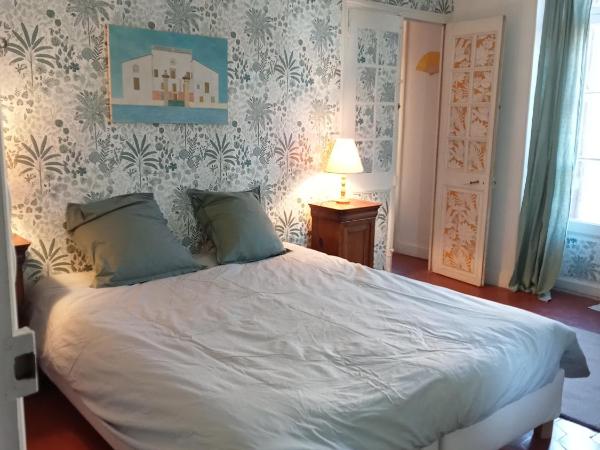 Le Mas Palegry Chambres d'hôtes Perpignan : photo 9 de la chambre suite lit queen-size