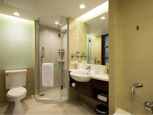 Shangri-La Qingdao - May Fourth Square : photo 8 de la chambre deluxe twin room - city wing