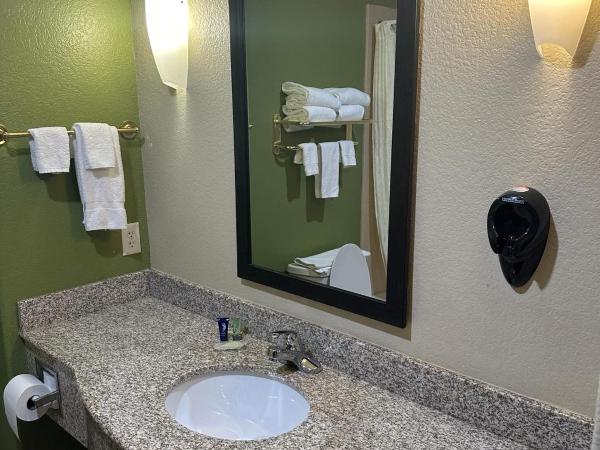 Sleep Inn & Suites at Six Flags : photo 2 de la chambre chambre avec 2 grands lits queen-size 