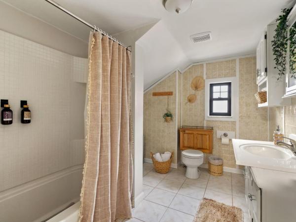 Contemporary loft 5-min to downtown : photo 7 de la chambre chambre lit queen-size deluxe