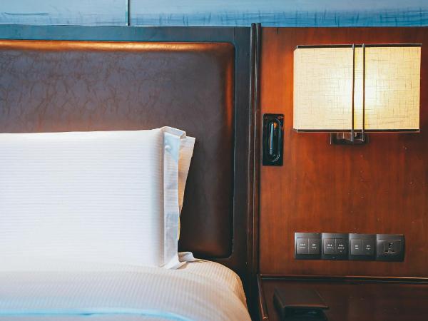 DoubleTree By Hilton Ningbo Beilun : photo 3 de la chambre chambre lit king-size deluxe - vue sur jardin