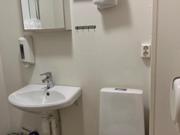 Sandmoen Bed & Breakfast, Free Parking : photo 4 de la chambre chambre triple standard avec parking gratuit