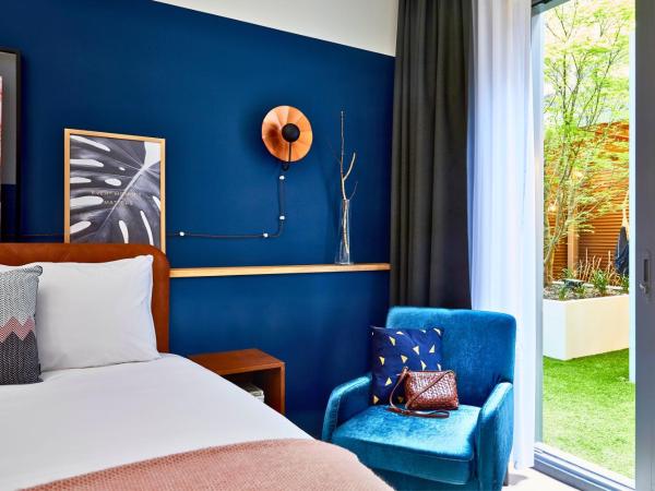 Hotel Indigo Antwerp City Centre, an IHG Hotel : photo 1 de la chambre chambre double standard avec accès à la terrasse