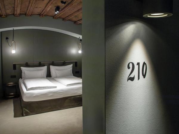 Altstadthotel Weisses Kreuz : photo 6 de la chambre double room stube