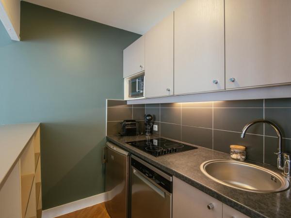 Aparthotel Adagio Paris Buttes Chaumont : photo 7 de la chambre appartement 2 chambres (6 adultes)