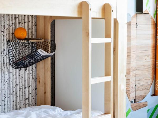 Backpackers Göteborg : photo 2 de la chambre chambre quadruple avec salle de bains commune