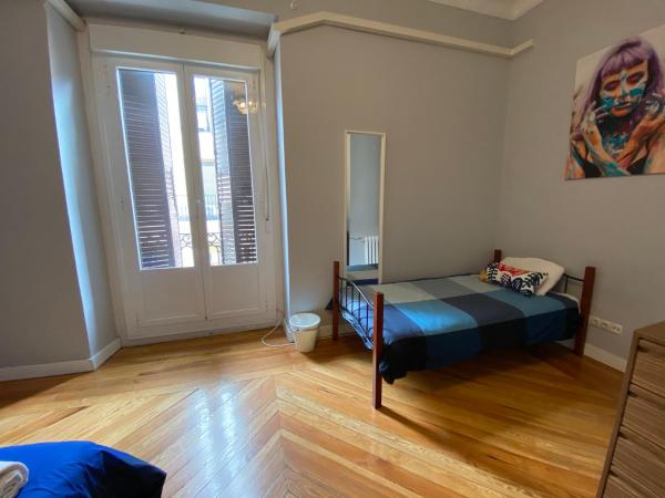Arc House Madrid - Puerta del Sol Only Adults : photo 8 de la chambre chambre quadruple avec salle de bains privative