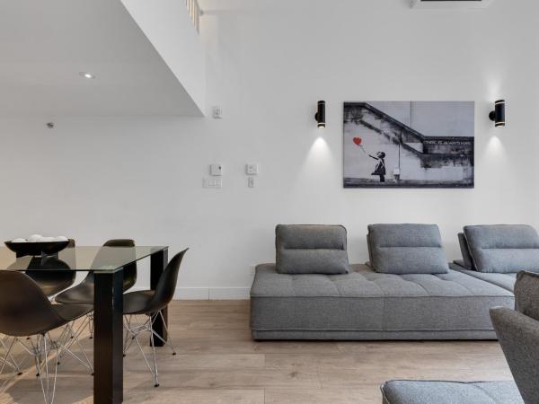 Liv MTL Downtown : photo 7 de la chambre downtown-404 | spacious penthouse duplex + mezzanine mtl