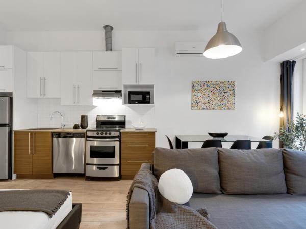 Liv MTL Downtown : photo 2 de la chambre downtown-304 | spacious modern studio suite montreal