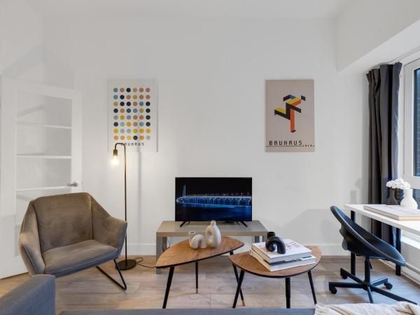 Liv MTL Downtown : photo 7 de la chambre downtown-303 | spacious modern 1br suite montreal