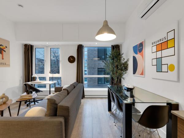 Liv MTL Downtown : photo 8 de la chambre downtown-303 | spacious modern 1br suite montreal