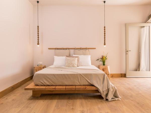 Luna Inn B&B : photo 1 de la chambre chambre double deluxe avec lit d'appoint