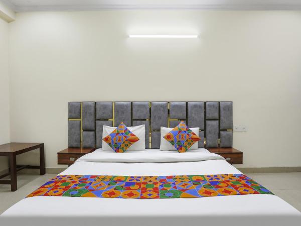 FabExpress ASP Royal Residency Inn : photo 2 de la chambre chambre deluxe