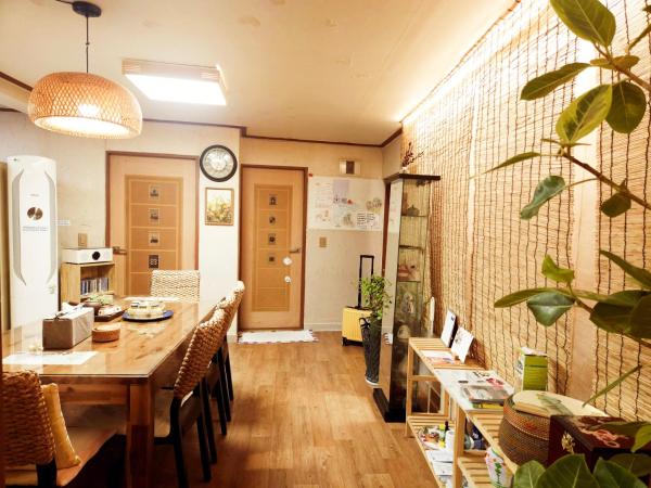 Lydia Craft Guesthouse : photo 1 de la chambre chambre familiale