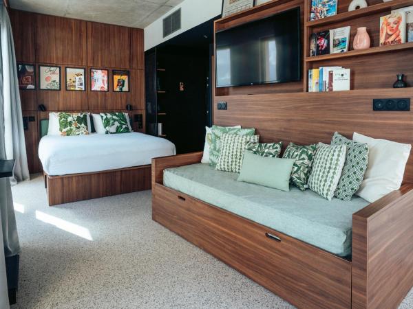 JOST Hôtel Bordeaux Centre Gare Saint Jean : photo 3 de la chambre chambre triple standard